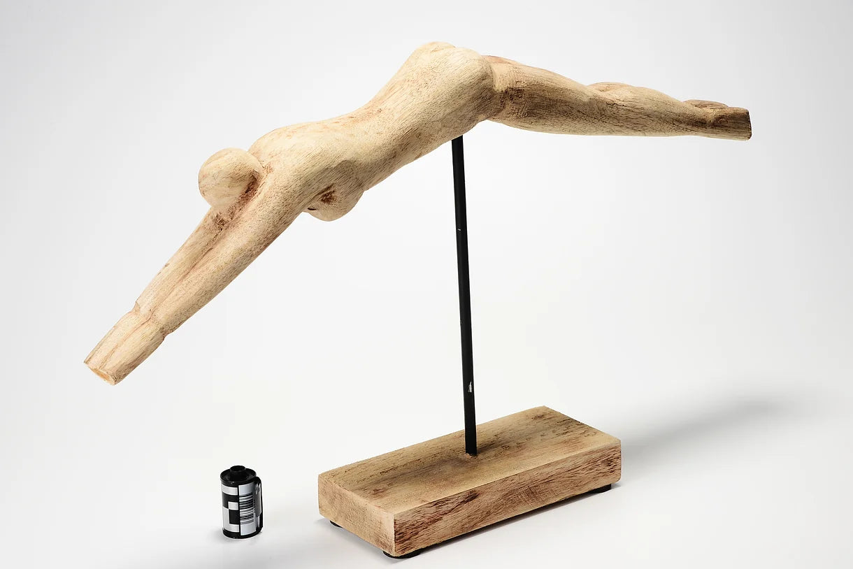 Escultura Mergulhadora Marinha